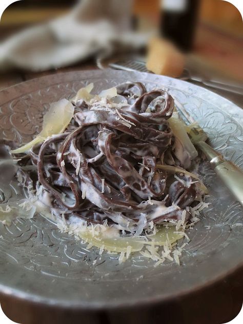 Chocolate Pasta ~ Pasta di Cacao (Savory, not sweet - interesting!) Chocolate Pasta, Italian American Food, Cooking Pasta, Cacao Chocolate, Food Contest, Pasta Pasta, Food Website, Fresh Pasta, Sweet Chocolate