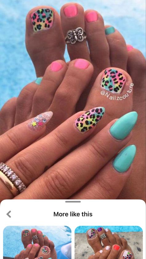 Summer Cheetah Nails Short, Leopard Nails Summer, Neon Pedicure Ideas, Summer Nails Cheetah, Neon Toe Nails Summer, Gel Pedicure Toes Summer, Summer Nails Leopard, Gel Summer Nails Short, Summer Toes 2023