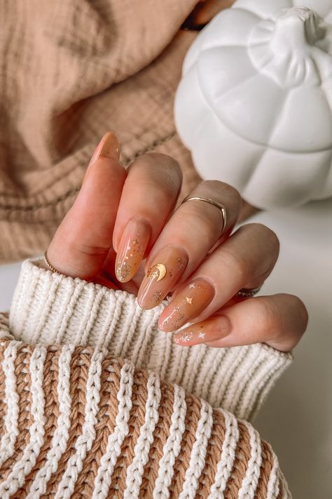 fall 2023 celestial nails Fall Almond Nails, Short Almond Nails, Simple Fall Nails, Cute Nails For Fall, Almond Shape Nails, Almond Nail, Almond Nails Designs, Almond Acrylic Nails, Fall Nail Art