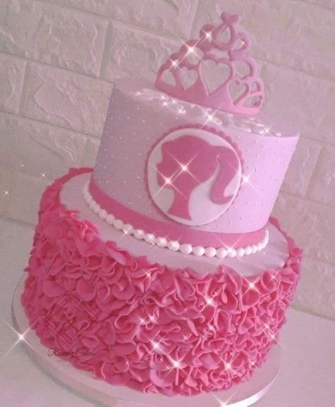 Barbie Birthday Party Desserts, Barbie 1st Birthday Cake, Barbie 2nd Birthday Cake, Pink Birthday Cake Barbie, Barbie Themed Birthday Party Cake, 25th Barbie Birthday Party, Barbie Birthday Party Aesthetic, Barbie Cake Table Ideas, Pink Cake Barbie