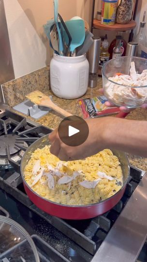 Egg Noddle Recipes, Cracker Barrel Carrots, Noddle Recipes, Russ Lee, Skillet Mac And Cheese, Fast Meals, Noodles Recipes, Comfort Casseroles, Pasta Noodle Recipe