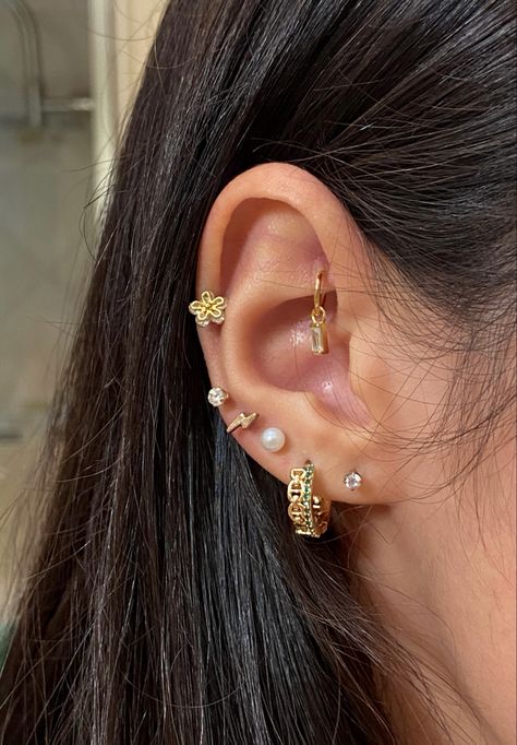 Ears Pirsing, Earring Constellation, Ear Constellation Piercings, Ear Constellation, Constellation Piercing, Piercing Placement, Constellation Piercings, Unique Ear Piercings, Piercings Ideas