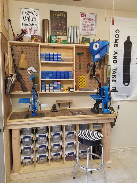 New Reloading Bench Reloading Desk, Reloading Bench Diy, Gunsmithing Bench, Reloading Table, Reloading Bench Plans, Hunting Room Design, Garage Setup, Woodwork Bench, Reloading Room