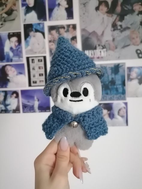 Stray kids wolfchan Wizard Skz skzoo crochet clothes Skzoo Clothes Pattern, Skzoo Crochet Clothes, Stray Kids Crochet, Skzoo Crochet, Skz Crochet, Skzoo Clothes, Skzoo Outfits, Kids Zoo, Mini Clothes