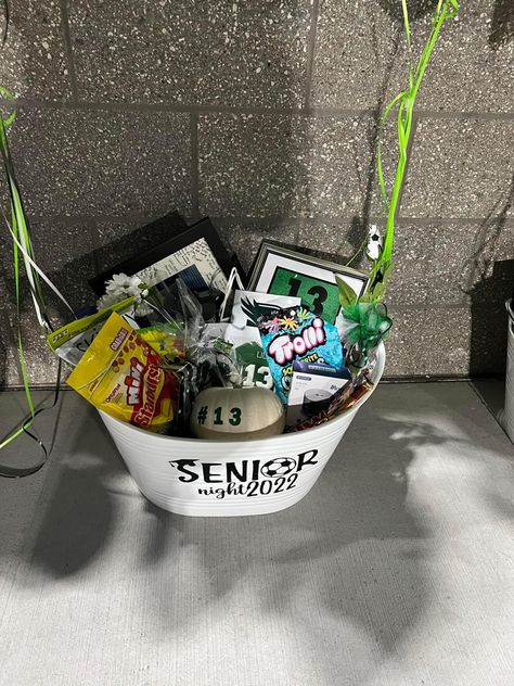 Senior Game Gifts, Boyfriend Gifts Soccer, Senior Baskets Gift Ideas Softball, Senior Night Gift Basket Ideas Softball, Senior Soccer Basket Ideas, Senior Volleyball Baskets, Senior Gift Basket Ideas Sports, Baseball Senior Night Basket Ideas, Senior Night Gifts Boys