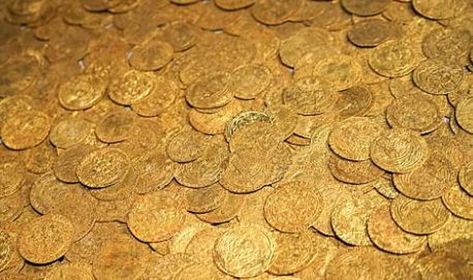 MICHIGAN BURIED TREASURE: A Half Million in Gold Still Unclaimed Manistee National Forest, Spanish Treasure, Sunken Treasure, Spanish Galleon, Urban Legend, Buried Treasure, Treasure Hunting, Shipwreck, The Ship