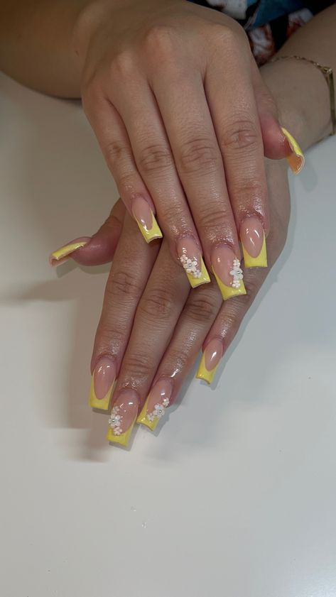 Yellow Nails For Quince, Acrylic Nail Designs Yellow French Tip, Yellow Nail Sets Acrylic, Yellow French Nail Designs, Yellow Nails With Pearls, Yellow French Tip Nails With Design, Yellow 3d Nails, Yellow Homecoming Nails, Guatemalan Nails