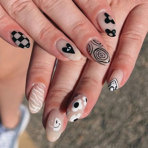 Black And White Mismatch Nails, B&w Nail Design, Mix Match Nails Short, Alt Gel Nails, Black Pattern Nails, Black White Nails Designs, Mismatch Nails, Mismatched Nail Art, Abstract Nail Art Designs