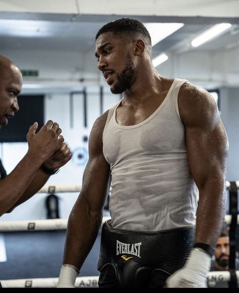 Anthony Joshua Training, Antony Joshua, Boxing Anthony Joshua, Boxer Aesthetic, Mighty Mike, Male Boxers, Boxing Images, Anthony Joshua, Boxing Champions