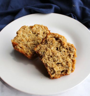 Tender muffins loaded with banana and oatmeal are a snap to make. This easy recipe comes together in no time. They are a great way to incorporate some fruit and oatmeal into your breakfast or snack repertoire. Whole 30 Banana Bread, Whole 30 Banana, Apple Pie Muffins, Flax Seed Muffins, Flax Muffins, Whole 30 Snacks, Banana Oatmeal Muffins, Banana Oat Muffins, Banana Oat