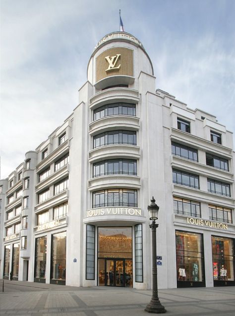 Louis Vuitton Location: Champs-Elysées Champs Elysees Paris, Louise Vuitton, Louis Vuitton Store, Louis Vuitton Shop, 背景 シンプル, Champs Elysees, Facade Architecture, Paris Travel, Luxury Store