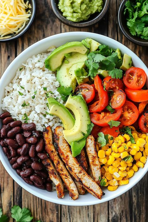 Satisfy your cravings with a delicious and easy-to-make turkey fajita bowl. Packed with flavorful ingredients including tender turkey, sautéed veggies, zesty salsa, and creamy guacamole, this one-bowl wonder is perfect for a quick weeknight dinner or meal prep. Customize your bowl with additional toppings like shredded cheese, sour cream, or fresh cilantro for added flavor. Yummy Bowls Healthy Recipes, Healthy Salads And Bowls, Healthy Greek Bowl Recipes, Southwest Protein Bowl, Healthy Recipe Bowls, Quick And Easy Ww Dinner Recipes, Easy Holistic Meals, Healthy Nourish Bowls, Paleo Bowl Recipes