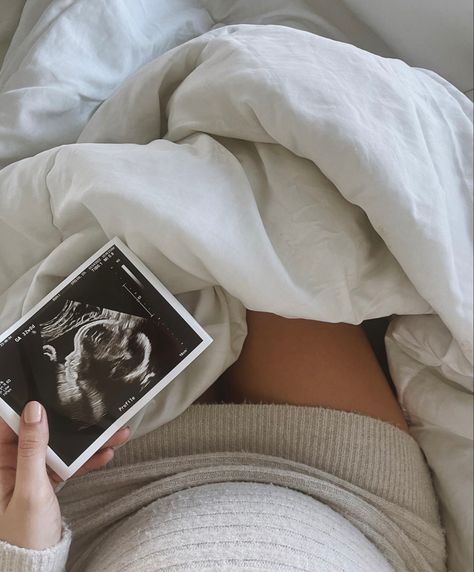 Vom Avea Un Copil, Accidental Pregnancy, Pregnancy Ultrasound, Pregnancy Belly Photos, Cute Pregnancy Pictures, Baby Ultrasound, Pregnancy Bump, Belly Photos, Teen Pregnancy