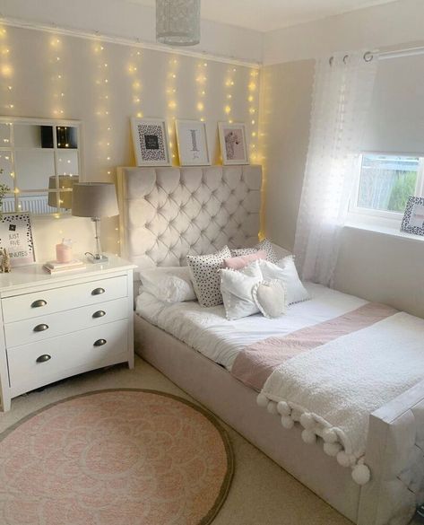 Cool Rooms For Girls, Fairy Light Bedroom Ideas, Fairy Lights Behind Bed, Bedroom Ideas For 10 Yr Girl, Girls Bedroom Light, Fairy Light Wall, Box Room Bedroom Ideas, Decor Ideas Bedroom, Fairy Lights Bedroom