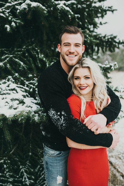 Witney Carson - Witney Carson Blog  Whitney Carson is a total babe. I love her! Christmas Couple Pictures, Winter Photoshoot, Winter Engagement Photos, Winter Photo, Engagement Poses, Engagement Photo Poses, Christmas Photoshoot, Foto Poses, Winter Engagement