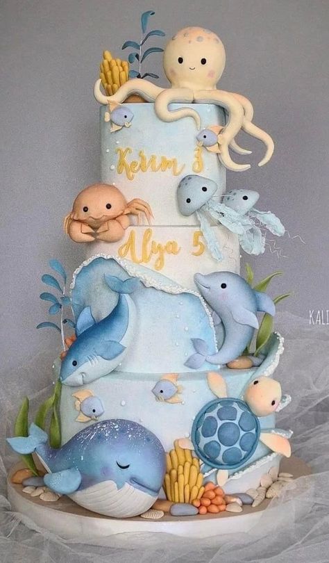 Ocean Fondant Cake, Sea Animal Cake Ocean Themes, Sea Fondant Cake, Underwater Birthday Cake, Octopus Birthday Party, Aquarium Cake, Octopus Birthday, Underwater Birthday, Oneder The Sea