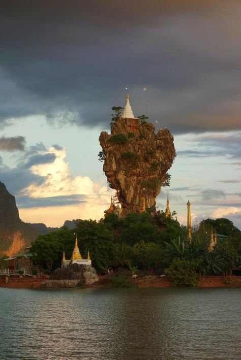 Myanmar Beautiful Place, Myanmar Pagoda, Myanmar Landscape, Hpa An, Myanmar Art, Legend Wallpaper, Adventure Landscape, Best Pose For Photoshoot, Se Asia