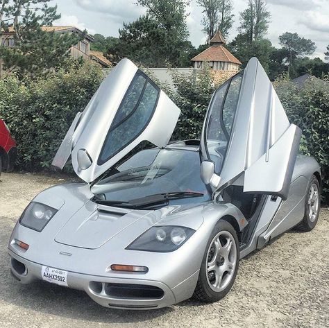 McLaren #F1 Mclaren F1, Vroom Vroom, My Dream Car, Car Brands, Old Cars, Old And New, Dream Cars, Bmw Car, Sports Car