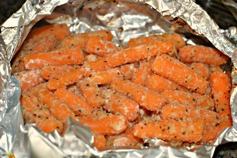 Grilled Seasoned Carrots- The Cookin' Chicks Seasoned Carrots, The Cookin Chicks, Grilled Carrots, Summer Grilling Recipes, Cooked Carrots, Well Read, Grilled Veggies, Carrot Recipes, Summer Grilling