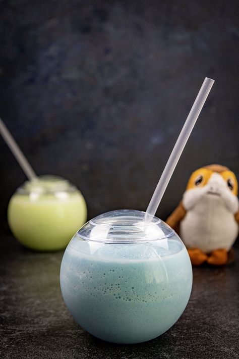 Blue Milk Recipe, Star Wars Dessert, Star Wars Birthday Party Ideas, Themed Meals, Halloween Lunch Box, Star Wars Food, Birthday Party Ideas For Kids, Party Ideas For Kids, Star Wars Birthday Party