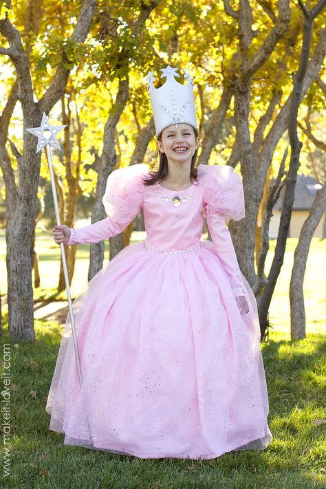 DIY "Glinda the Good Witch" Costume (from Wizard of Oz) | via Make It and Love It Glinda The Good Witch Costume, The Good Witch Costume, Good Witch Costume, Diy Halloween Costumes For Girls, Glinda Costume, Witch Costume Diy, Glenda The Good Witch, Diy Group Halloween Costumes, Baby Blessing Dress