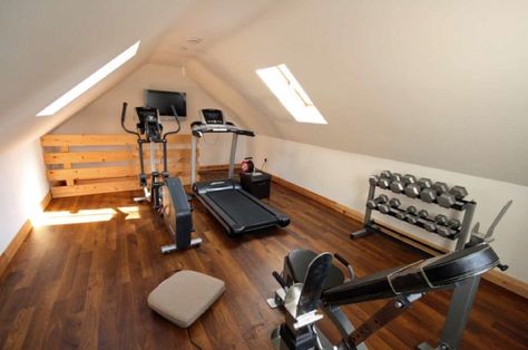 Loft Gym, Attic Gym, Home Loft Ideas, Small Home Gym Ideas, Home Gym Ideas, Small Home Gym, Workout Room Home, Barn Loft, Garage Loft