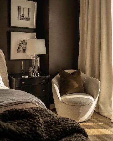 Chocolate Brown Bedrooms, Chocolate Bedroom, Dark Brown Bedrooms, Best Bedroom Paint Colors, Brown Paint Colors, Dark Bedroom, Bedroom Wall Paint, Brown Bedroom, Relaxing Bedroom