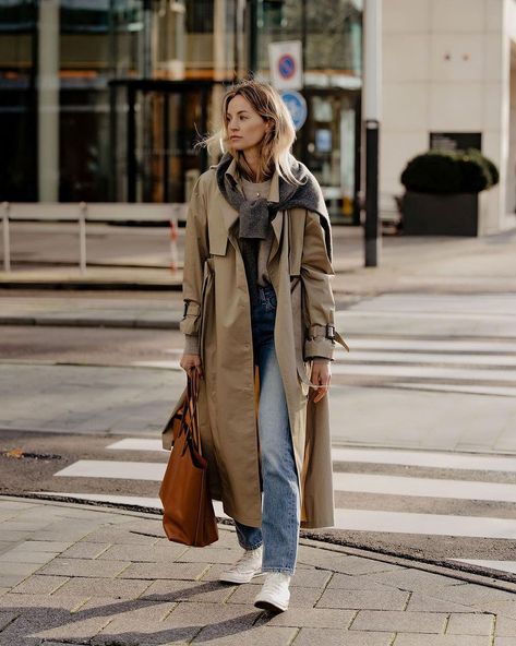 Anouk Yve, Oversize Outfit, Monochromatic Fashion, Trench Coat Outfit, Winter Fashion Outfits Casual, Winter Trench Coat, Denim Chic, Paris Outfits, Coat Outfits