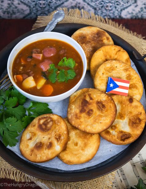 Puerto Rican Arepas Puerto Rican Arepas Recipe, Puerto Rican Appetizers, Sancocho Recipe, Arepas Recipe, Pumpkin Fritters, Carribean Food, Fried Bread, Puerto Rican Cuisine, Puerto Rico Food