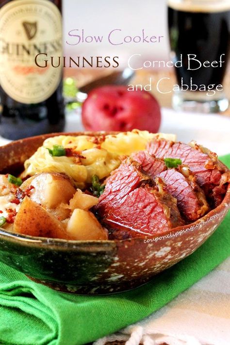 Cornbeef And Cabbage Crockpot, Guinness Corned Beef, Cabbage Slow Cooker, Corned Beef Recipes Slow Cooker, Corned Beef Recipe, Crock Pot Corned Beef, Bacon Potatoes, Slow Cooker Corned Beef, Beef Cabbage