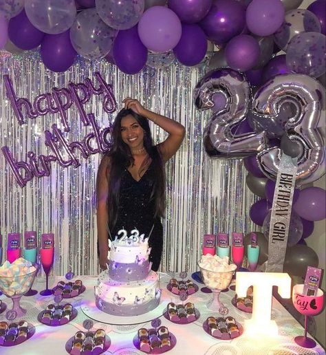 Purple Bday Decorations, Purple Party Decorations, 18th Birthday Party Themes, Purple Birthday Party, Sweet Sixteen Birthday Party Ideas, Birthday Decorations At Home, Glow Birthday Party, Grown Up Parties, 20th Birthday Party