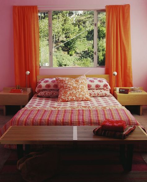 Burnt Orange Bedroom, Lavender Bedroom, Upscale Decor, Interior Design Color Schemes, Orange Rooms, Bedroom Colour Palette, Retro Bedrooms, Interior Colors, Yellow Bedding