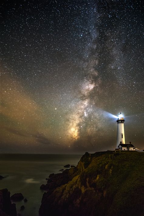 Pigeon Point Lighthouse and the Milky Way. Lighthouses Photography, Lighthouse Photos, Lighthouse Painting, Lighthouse Pictures, Beautiful Lighthouse, The Milky Way, Light House, The Night Sky, Stonehenge