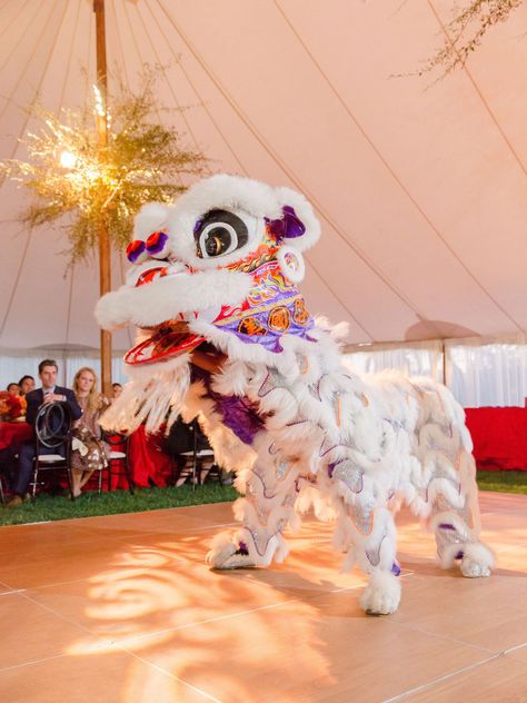 Chinese Lion Dancers Lion Dance Wedding, Wedding Prayer, Chinese Element, Vietnamese Wedding, Hindu Ceremony, Summer Wedding Decorations, Napa Wedding, Wedding Rituals, Wine Country Wedding