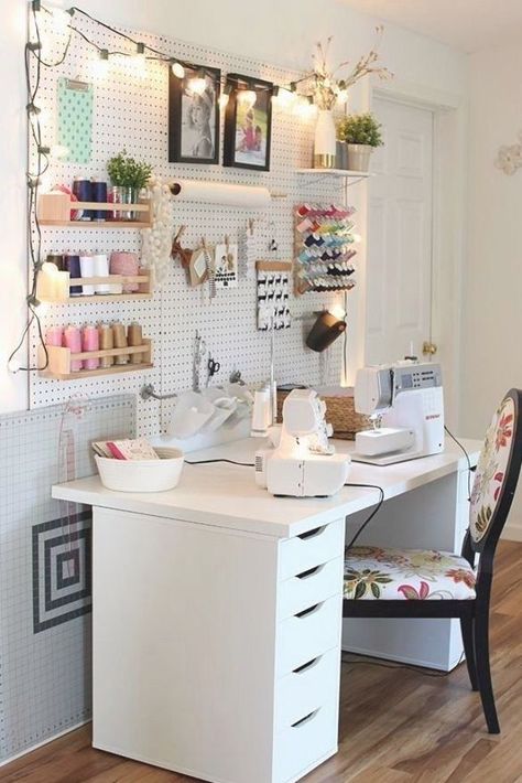 Sewing Room Organization Diy, Small Sewing Rooms, Sewing Room Inspiration, Sewing Spaces, Sewing Room Design, Desks For Small Spaces, Sewing Room Organization, Small Space Organization, Small Space Storage