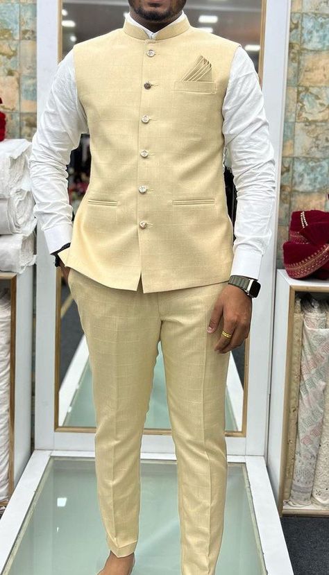 Pant Shirt Koti Men, Mens Koti Style, Mens Couture, Formal Shirt Design, Engagement Dress For Men, Jackets Design, Latest Kurta Designs, Jodhpuri Suits, Jodhpuri Suits For Men