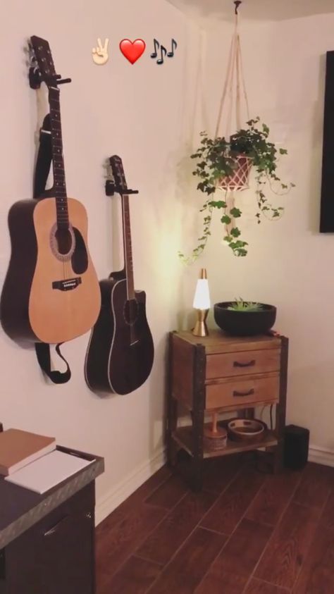 Guitar On Wall Aesthetic, Guitar Themed Room, Music Corner Bedroom Ideas, Guitar Corner Bedroom, Guitars On Wall Living Room, Music Corner Ideas, Small Music Room Ideas Home, Music Corner Bedroom, Musician Room Aesthetic