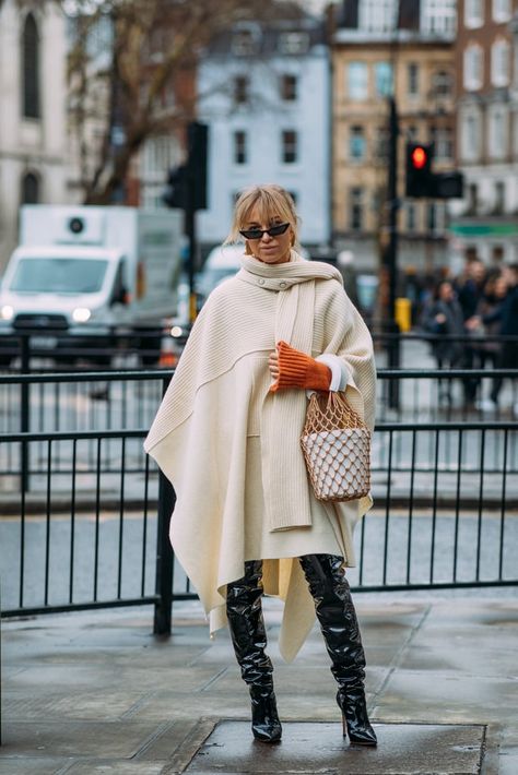 Day 5 White Poncho Outfit, Poncho Outfit, White Poncho, London Fashion Weeks, London Fashion Week Street Style, Womenswear Fashion, London Street Style, Street Style Trends, Autumn Street Style