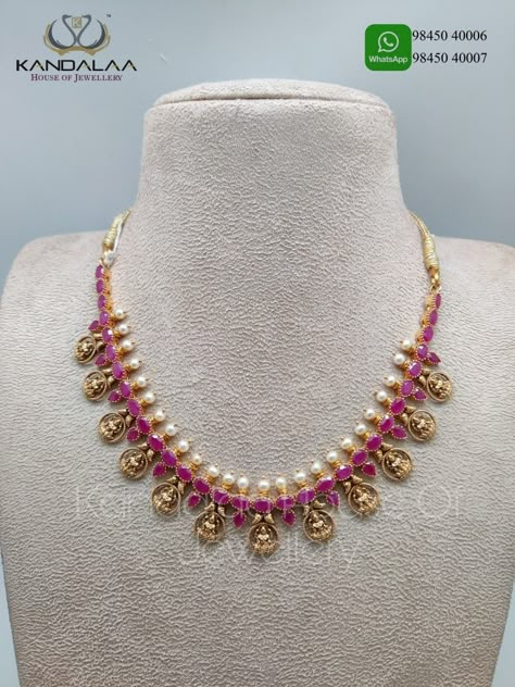 Small Kasu Necklace, Kempu Necklace Gold, Rubies Necklace, Kempu Necklace, Victorian Jewelry Necklace, Big Earrings Gold, Ruby Necklace Designs, Ruby Jewelry Necklaces, Gold Jewelry Outfits