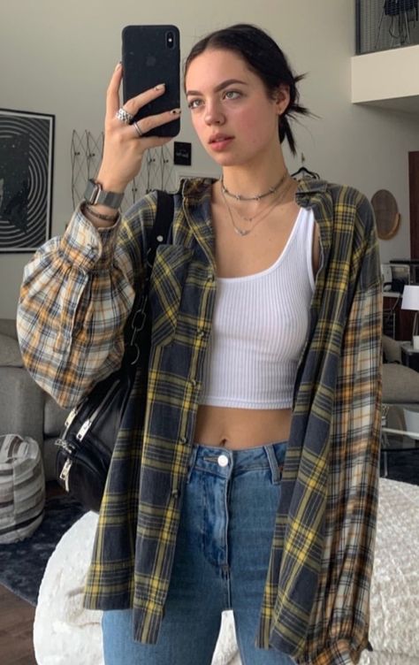 Oversized Flannel Outfits, Flannel Outfits Aesthetic, Flannel Outfits Summer, Flannel Outfits Fall, Mode Country, Flannel Shirt Outfit, Oversized Shirt Outfit, Neo Grunge, Plaid Shirt Outfits