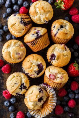 Mixed Berry Muffins - NatashasKitchen.com Blueberry Raspberry Muffins, Ww Cheesecake, Triple Berry Muffins, Berry Muffin Recipe, Blueberries Muffins, Freezer Ideas, Blueberry Recipe, Mixed Berry Muffins, Nutella Muffin