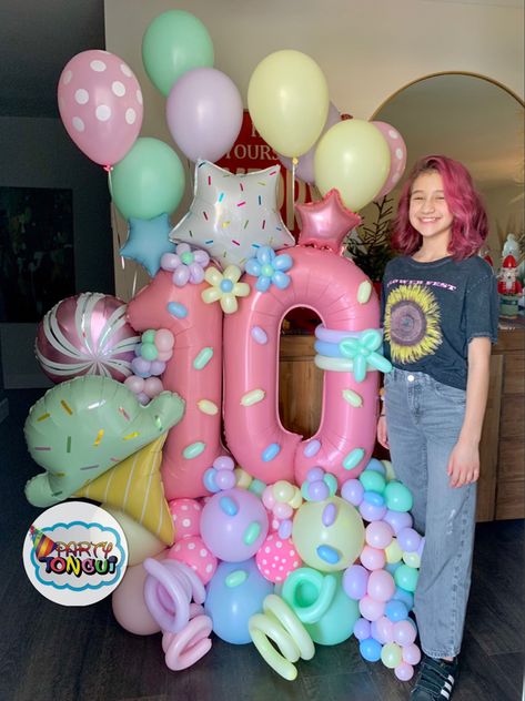 Candy Theme Birthday Party, Donut Themed Birthday Party, Candy Balloons, Sprinkle Party, Candy Birthday Party, Birthday Decorations Kids, Balloon Crafts, Candyland Birthday, Candy Theme