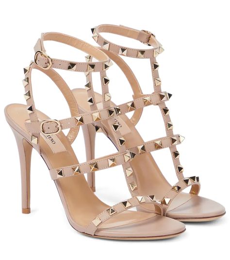 Valentino Garavani - Valentino Garavani Rockstud leather sandals | Mytheresa Valentino 2017, Top Designer Handbags, Valentino Heels, Valentino Garavani Shoes, Pink Sandals, Valentino Rockstud, Valentino Shoes, Pink Shoes, Marchesa