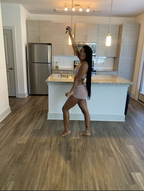 @Minkmosa✨ on Twitter: "I got my FIRST apartment in Atlanta on my own at 21 (No co-signer )🤩  plus a business owner 💰 God made this happen for me 🙏🏽  I manifested this... more blessings to come 🙏🏽🤩🥳… https://t.co/ILuIa8ORKM" Apartment In Atlanta, Atlanta Luxury Apartments, First Apartment Pictures, Atlanta Apartment Aesthetic, New Apartment Manifestation, Manifest Apartment, Owning A Business Aesthetic, Apartment Manifestation, House Manifestation