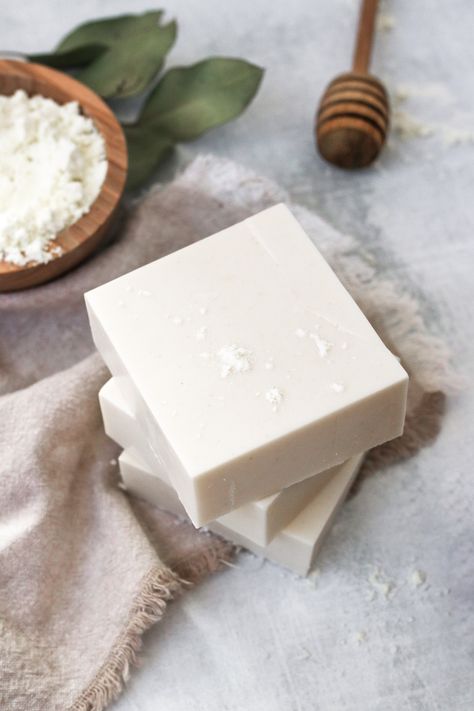 Diy Goat Milk Soap, Goat Milk Soap Recipe, Milk Soap Recipe, Soap Photography, Savon Diy, Skincare Products Photography, Homemade Soap Recipes, Homemade Bath Products, Winter Skin