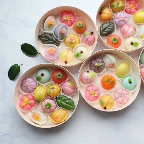 Wagashi Recipe, Wagashi Art, حلويات عربية, Japanese Sweets Wagashi, Culinary Cooking, Japanese Dessert, Exotic Food, Asian Desserts, Food Drinks Dessert