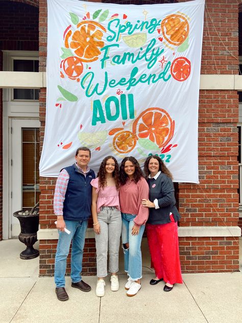 family weekend banner for a sorority aoii Family Day Banner Sorority, Family Weekend Banner, Sorority Family Weekend, Parents Weekend Banner, Sorority Banner Ideas, Sorority Parents Weekend, Sorority Signs, Sorority Family, Moms Weekend