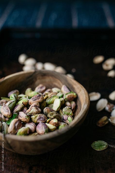 Asparagus Mushroom, Nut Granola, Yogurt And Granola, Tomato Cucumber, Wooden Products, Avocado Tomato, Bowl Food, Dry Fruits, Food Fruit