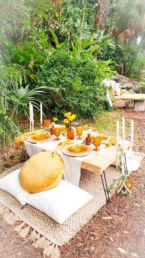 Orange Themed Picnic, Luxury Picnic Themes, Yellow Theme Picnic, Sunset Picnic Birthday, Luxury Picnic Business, Yellow Picnic, Picnic Table Decor, Panda Day, Boho Picnic