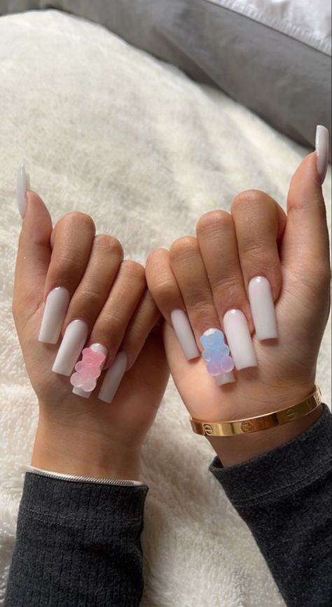 White Nails With Gummy Bear, Gummy Bear Charm Nails, Nails With Bears On Them, Gummy Bear Nails Acrylic, Nails With Gummy Bears, Bear Charm Nails, Matching Acrylic Nails For Best Friends, Medium Nail Set, Gummy Nails